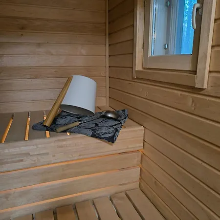 Parimoekki Kaarni - 1km Yllaeksen Rinteisiin *